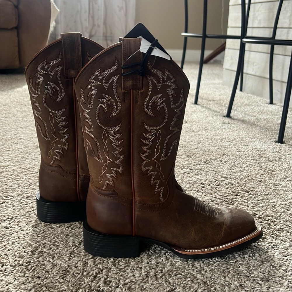 Brand new Shyanne cowboy boots